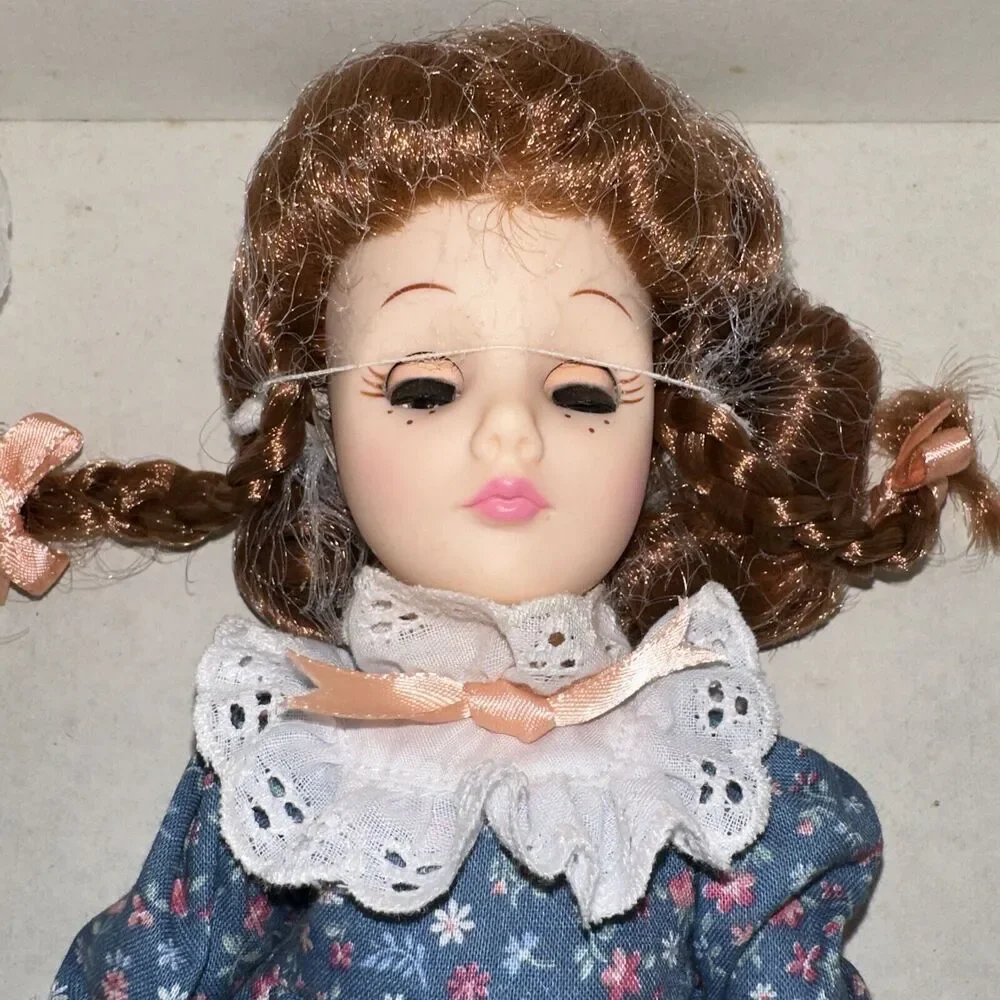 Effanbee Doll 1988  On The Prarie. Joan Vintage With Original Tags And Box.